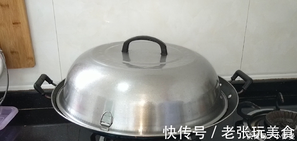 豆腐中打入2个鸡蛋,没想到这么好吃,鲜嫩味美,上桌汁都不剩