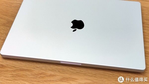 m看到子公司的前台小姐姐换新电脑后我居然眼馋了：MacBook Pro 16英寸M1 Pro 16GB+512GB款，福利真是好！