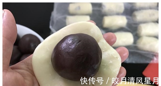 过年送礼用它倍有面儿,层多馅香,酥到掉渣,2分钟教你做!
