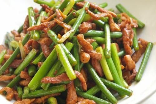 猪瘦肉怎么炒才不柴？不要直接下锅炒，做好4步，吃着又嫩又香