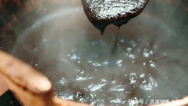 乌黑亮丽|白头发太多吃这个,煮一锅能吃半个月,头发乌黑亮丽,变柔顺!