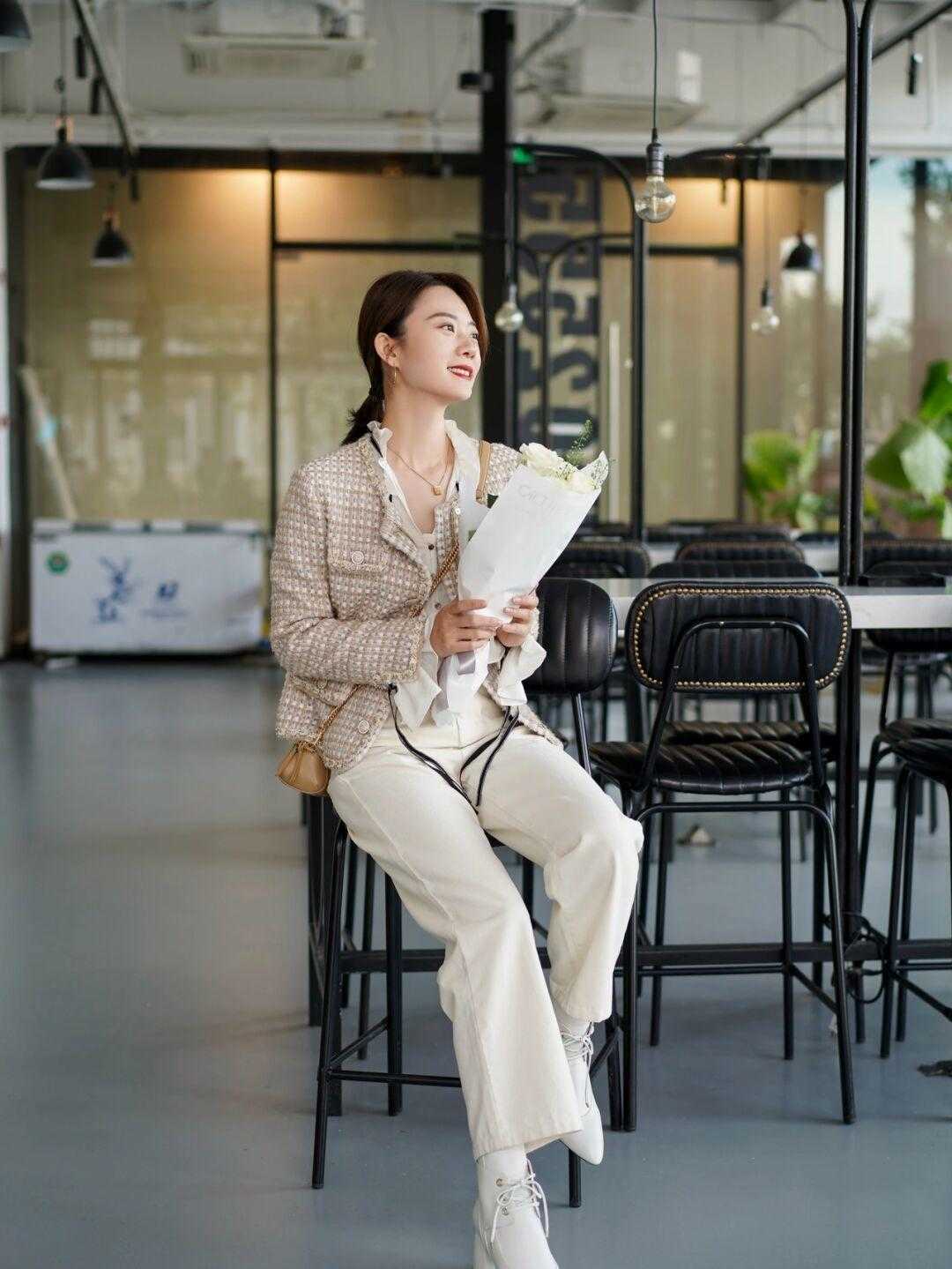 气质|既成熟优雅，又气质，这样的通勤穿搭更好看