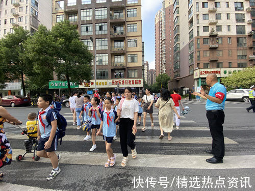 校园|长沙市雨花区设立暖心“护学岗”为爱撑起生命保护伞