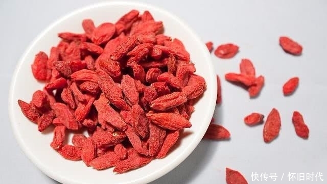 变得越来越|枸杞加一物,是“天然的肾王”,每天坚持吃,肾可能会越养越健壮