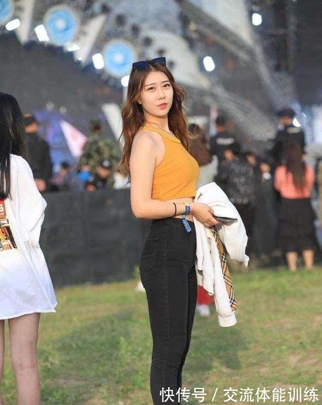 伞裤 被穿打底裤的女生美到了,显腿部纤细修长,简单好学!