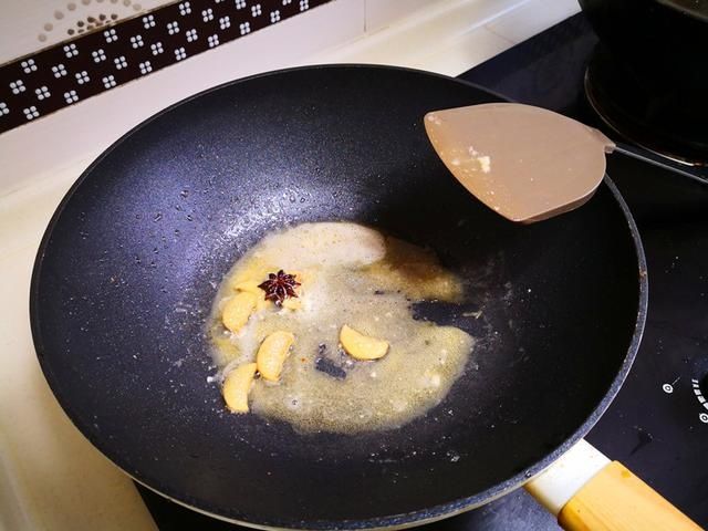 白菜炖豆腐怎么做才好吃?原来诀窍在这里,一次炖一锅,太香了