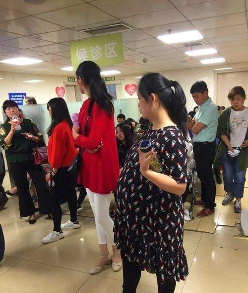 产检|怀孕8个月,产检被告知多条腿,娃生下全家乐了,网友反应很直接