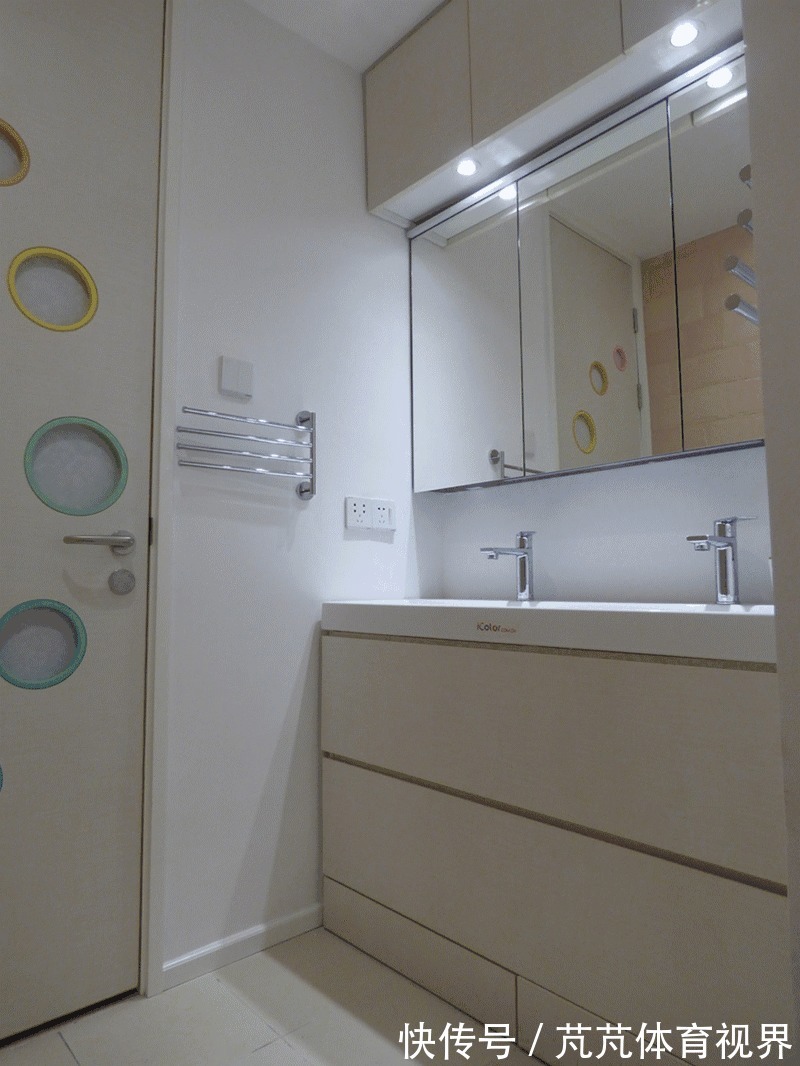 客厅|7口人挤43平小窝,老人睡客厅,爆改变9房,网友:卫生间头次见