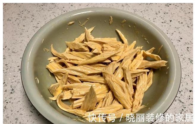 小炒肉|餐馆“挺火”的一道素菜，味道堪比小炒肉，做法讲究，好吃不难做