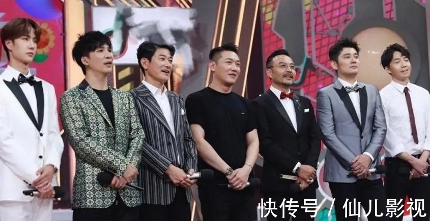 王祖藍(lán)做客霍啟剛節(jié)目，曝內(nèi)地廣告費(fèi)可達(dá)30億，直播帶貨全球獨(dú)有