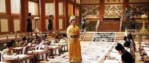 扭头|乾隆在殿试上出一上联,无人对出,一考生扭头就走,却被封为状元