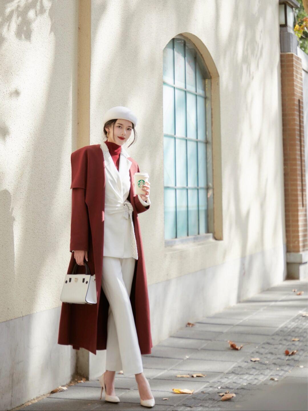 黄黑皮 气质女人穿衣要讲究,看看这些简约高级的“大衣”穿搭,保暖时髦