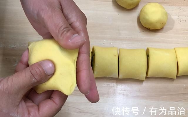 最近玉米面加鸡蛋火了,教你新吃法,蓬松柔软,比馒头包子都好吃