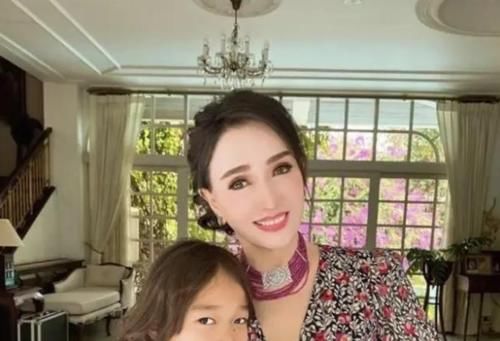 泰国有一奶奶70多岁，皮肤依然紧致，保养秘诀值得我们去学习