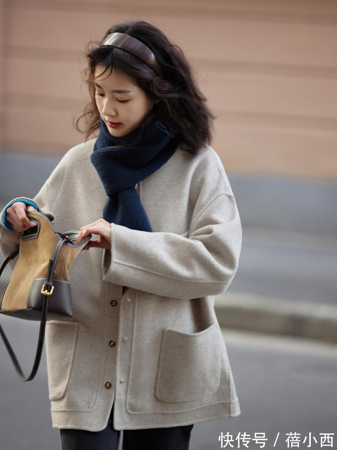 搭配|冬天除了穿大衣、羽绒服,还可以穿“毛呢外套”,简单实穿有气质