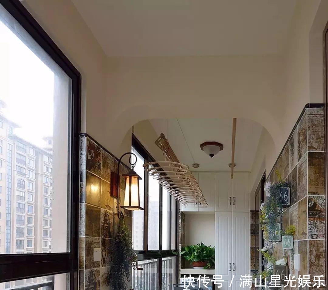 同样是一个阳台,别人家的阳台这样装,真是漂亮又实用