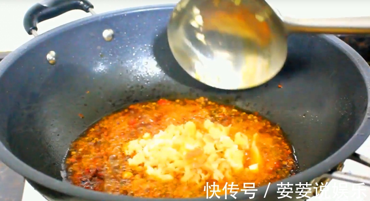 大厨教你麻辣豆腐鱼家常做法，入口满嘴麻辣鲜香，一次4斤吃不够