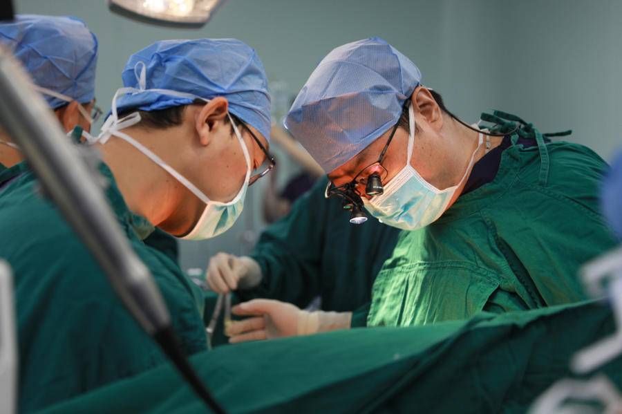 人工心脏|心脏每天充电，临沂46岁男子植入人工心脏，属济南首例