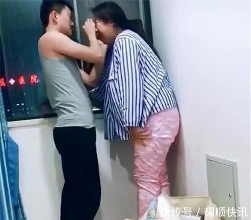 举动|产妇生产时疼得撕心裂肺,看丈夫的举动,这辈子嫁对人了