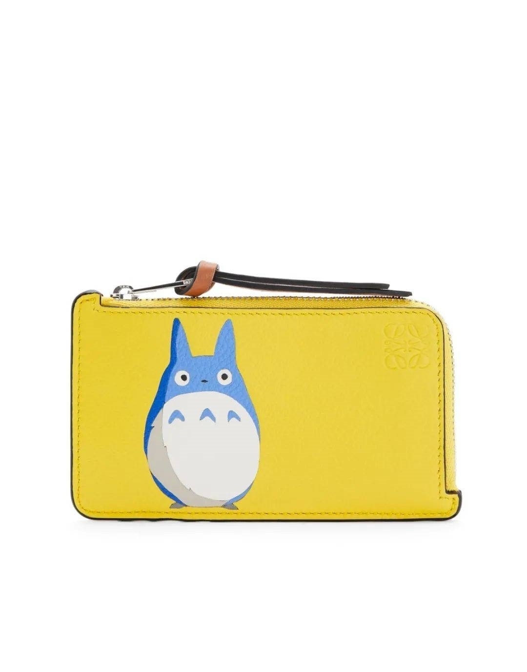 LOEWE即将带来《龙猫》系列合作,下月正式发售!