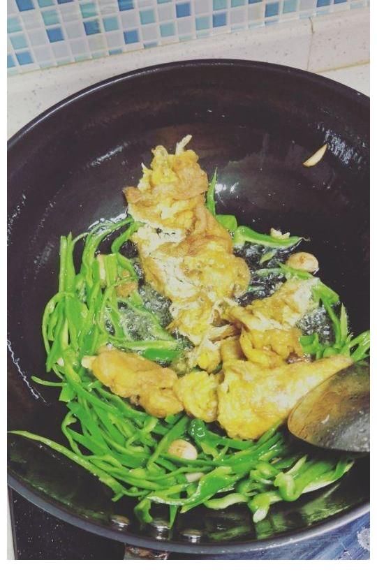 青椒炒鸡蛋|鸡蛋炒什么最好吃？