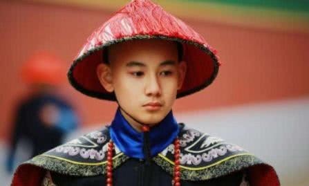 子永|他是乾隆登基后所生第一子，虽才华横溢，却与女儿被乾隆送人