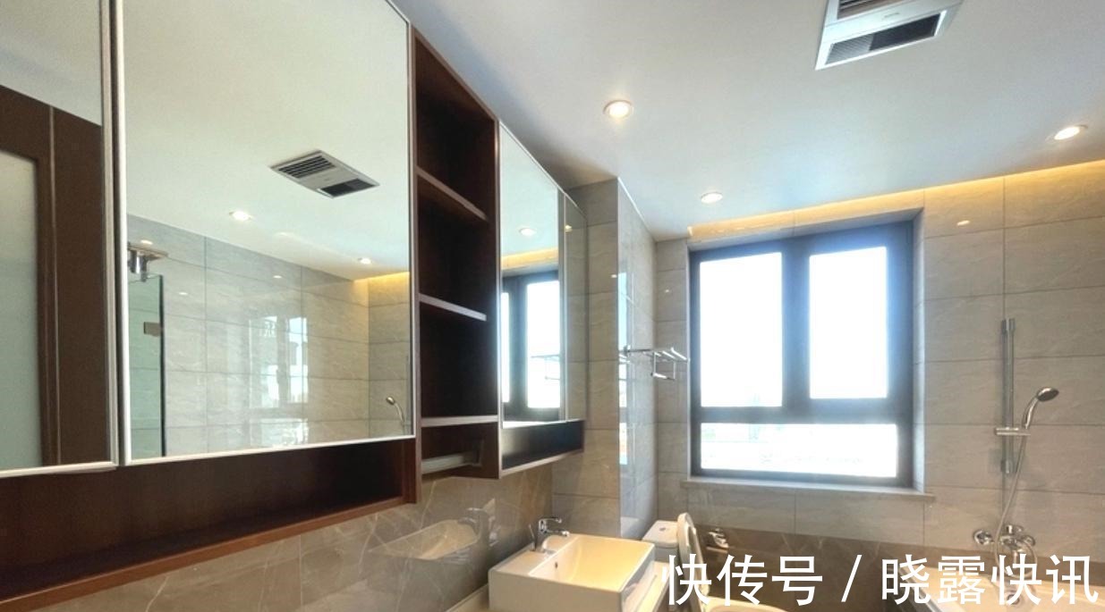 复合木地板|期待已久的精装房终于交钥匙了,简约清爽,买完家具就能拎包入住