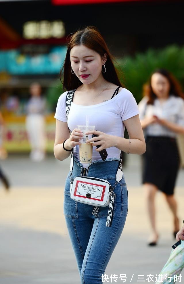 美丽 穿出S型身材,美丽又高挑,首选高腰裤,尽显最美的淑女范!