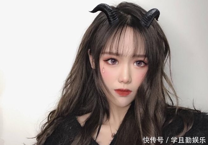 神奇女侠|这才是顶级Coser,粉丝超过一千万,连画稿都能完美Cos