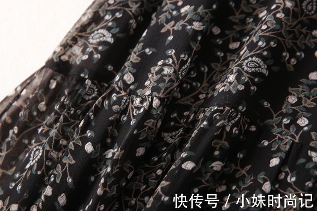 瘦真丝 深色系的连衣裙,女人尊贵文艺的腔调又很倾城