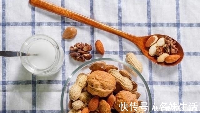 食物|糖尿病人睡前加一餐,稳糖又安全,加餐用好四类食物