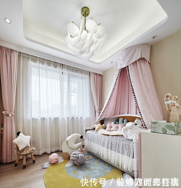 乳胶漆|193平通过形态不一的银杏叶，在空间中营造恬静、悠然环境