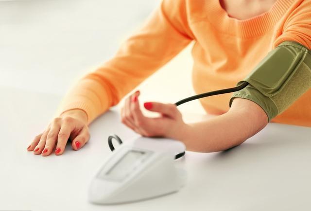 高血压|一位年轻的高血压患者，吃药不管用，找到病因后才知道药白吃了