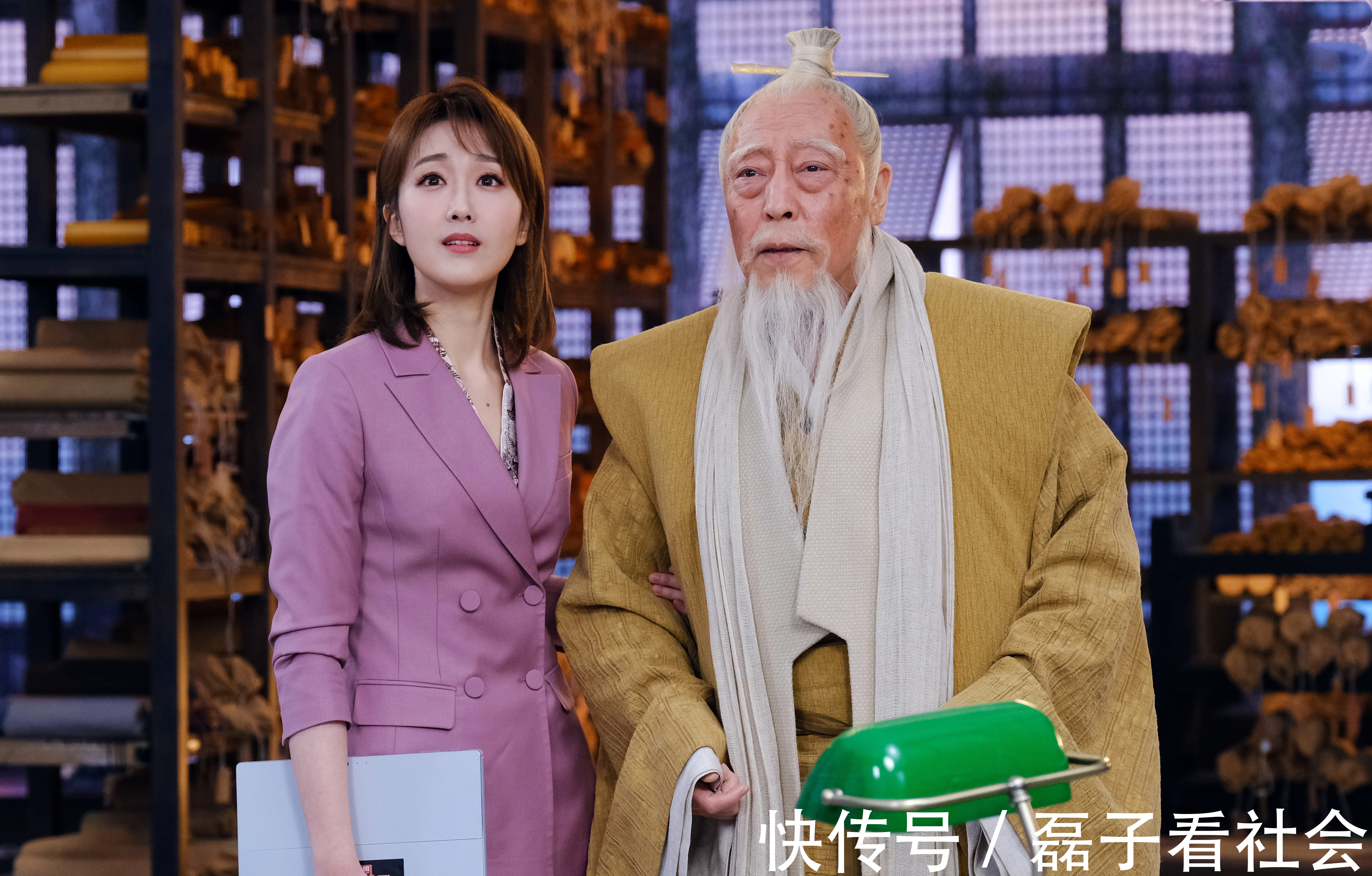 央视主持阵容尝试“老带新”，王嘉宁绑定撒贝宁，5档节目都有她