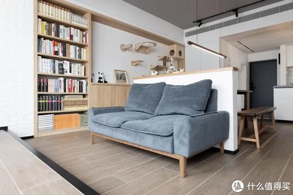 客厅|舍弃客厅,不买茶几!福建90后男主的家,因媲美图书馆而走红网络