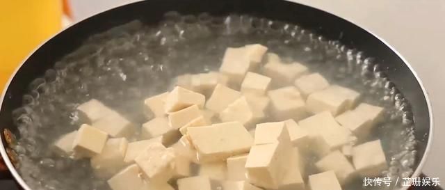 豆腐自从学会这个做法，家人三天两头点名吃，鲜嫩入味，比肉都香