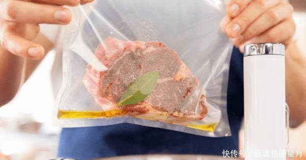 买牛排时,无论什么牌子,只要袋上有这3个字,都是合成牛排