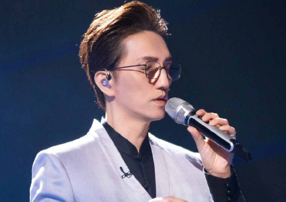 張衛(wèi)健|《追光吧哥哥》第二季將開始錄制，嘉賓陣容更豪華，還有童年回憶