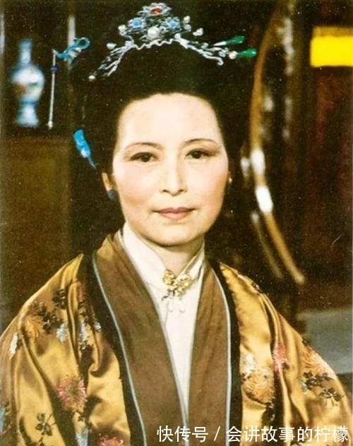 玉钏儿&袭人是怡红院第一丫环,为何贾政替宝玉挑选侍妾,却从没考虑她?