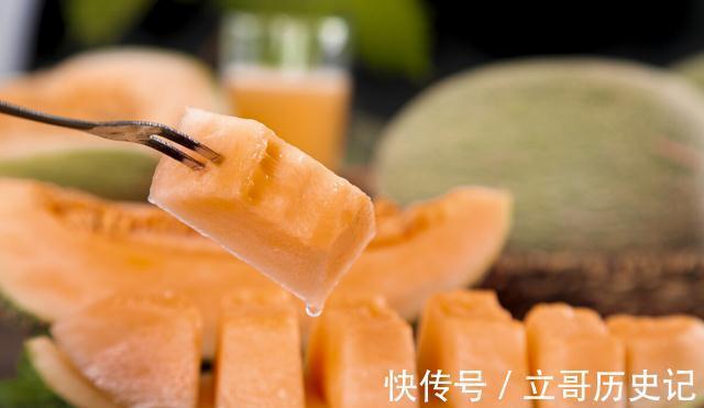 升糖|糖尿病的“忌食榜”公开,医生:4种升糖水果,建议尽量远离