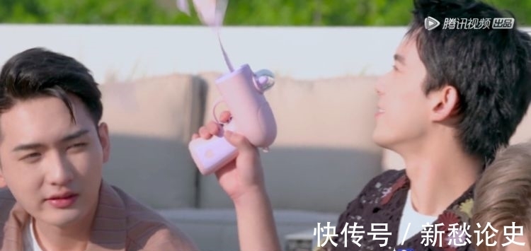 綜藝節(jié)目|趙麗穎離婚后首錄綜藝，何炅見面送上擁抱！吳磊貼心問候暖哭姐姐