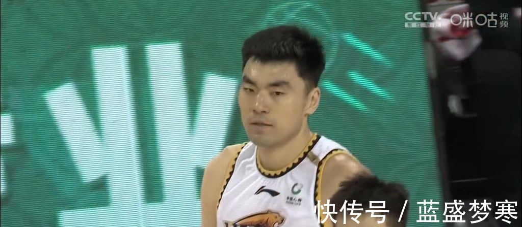 赵继伟|张镇麟半场砍下22分,赵继伟无私助攻,辽宁男篮60-36天津男篮!