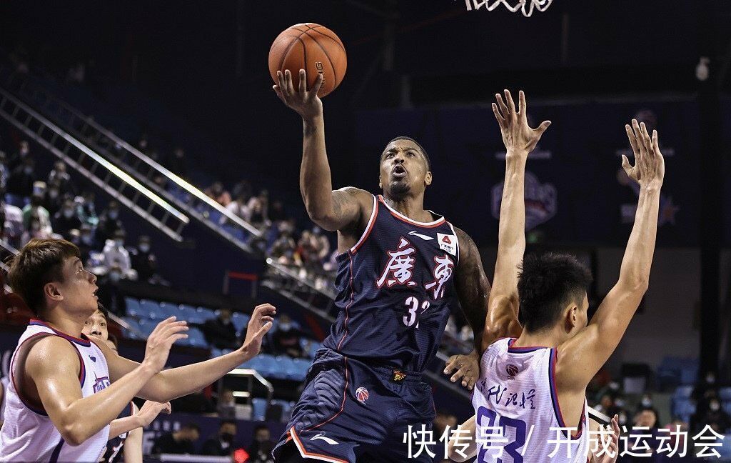 cb28+13+11,杜锋知人善用,广东队喜提超级外援!耍帅,杨鸣被罚款