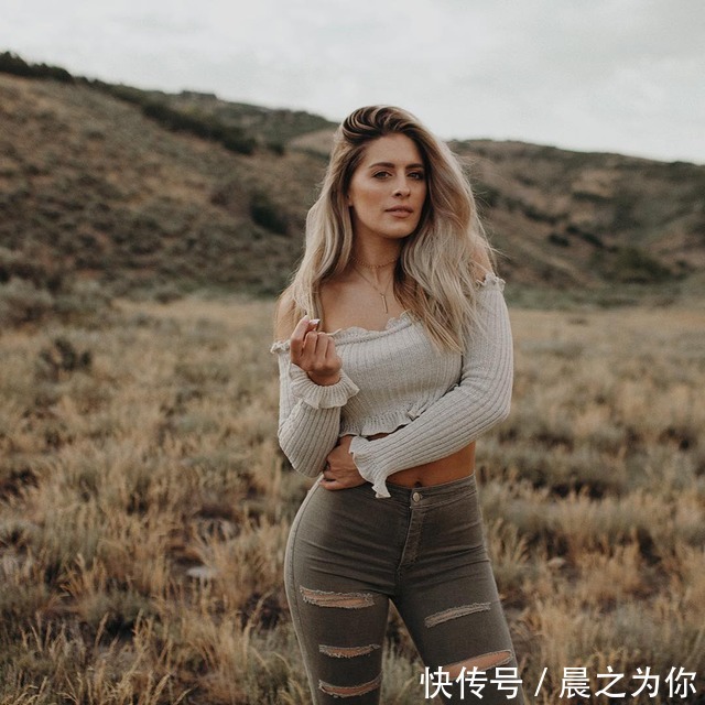 髋部|健身网红Whitney Simmons,自律的身材让人羡慕,2个动作get同款