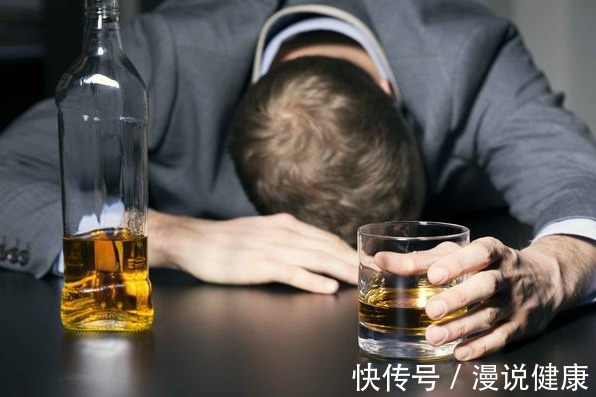 发霉|肝脏没你想得那么“坚强”！7个习惯一个比一个伤肝，尽快改！