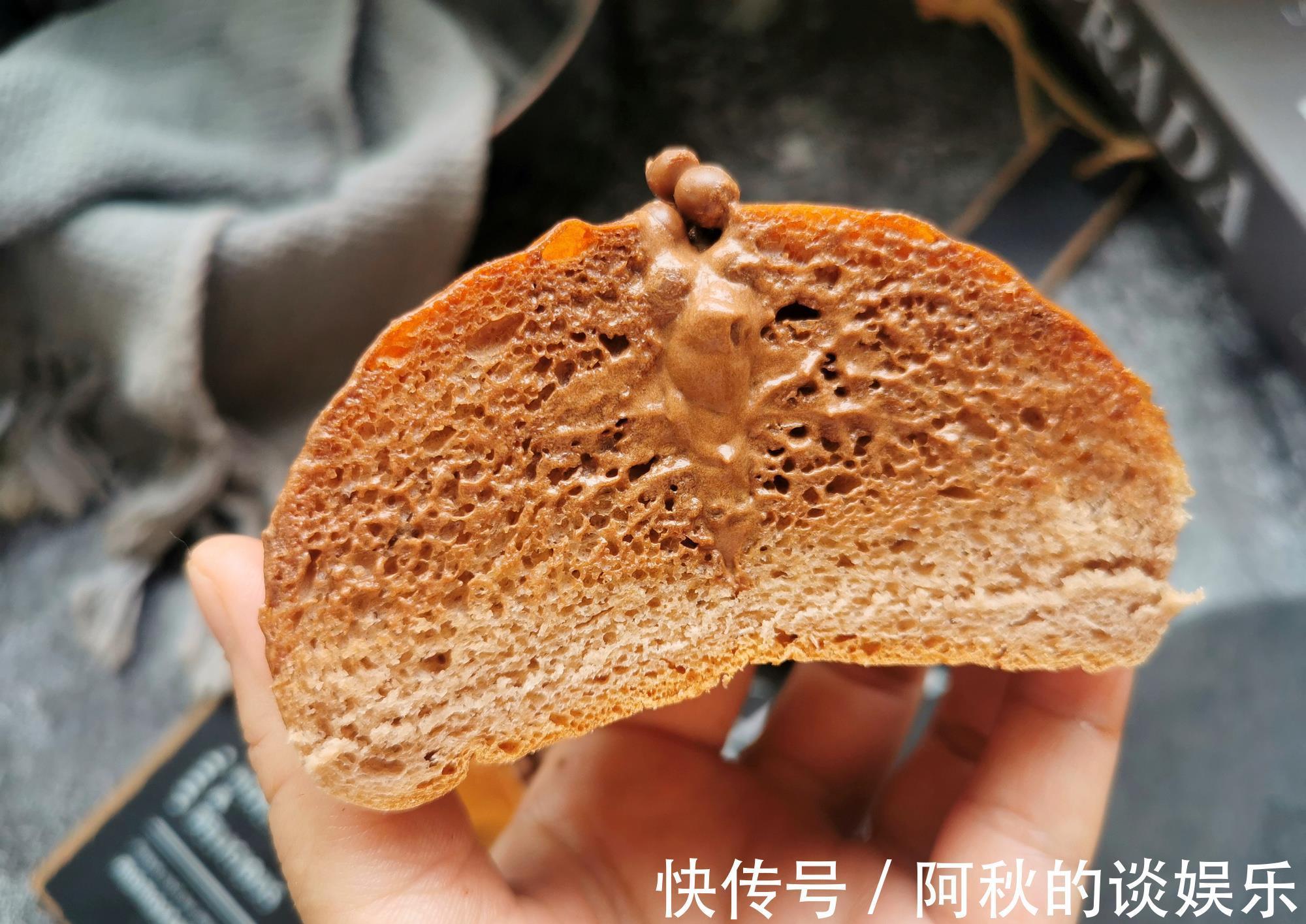面包|私房爆款!超人气巧克力脆脆面包,香味浓郁,自己做真材实料