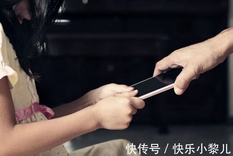 睡眠时间|孩子这么睡,小心发育赶不上同龄人,12岁前再不纠正就来不及了