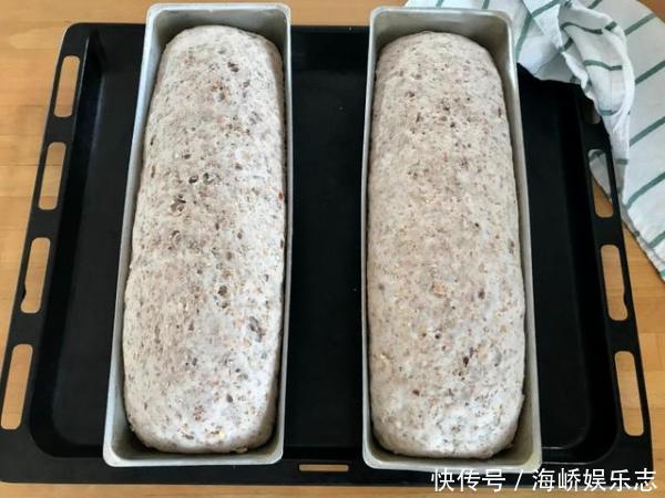 坚果|这才是真正的黑面包，超多的杂粮坚果，无黄油不揉膜，又香又顶饿