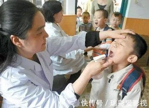 开学季|积食原因不只是吃多,儿科医生:2种早餐再喂,会“拖垮”脾胃