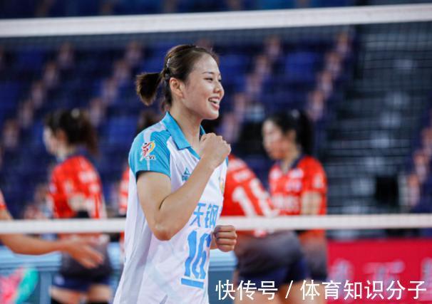 龚翔宇|江苏女排喜提6连胜,龚翔宇17分已适应队长一职,杨佳1扣3发